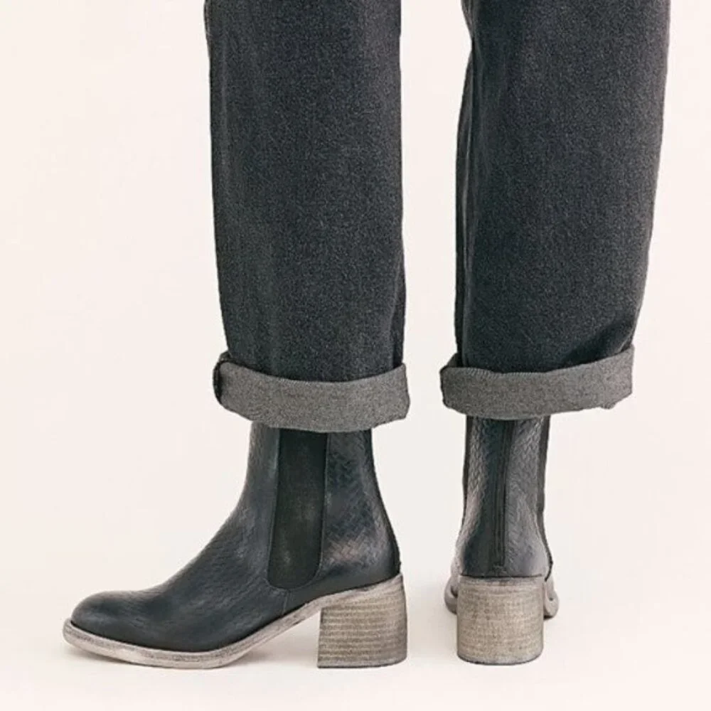 Free People Essential Chelsea Boots - Picture 14 of 15